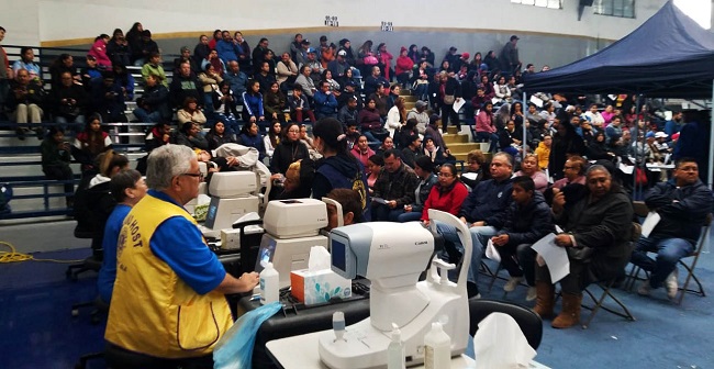 entrega_lentes_leones